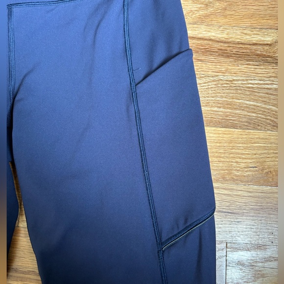 Lululemon Leggings - Size 6 - Picture 2 of 5